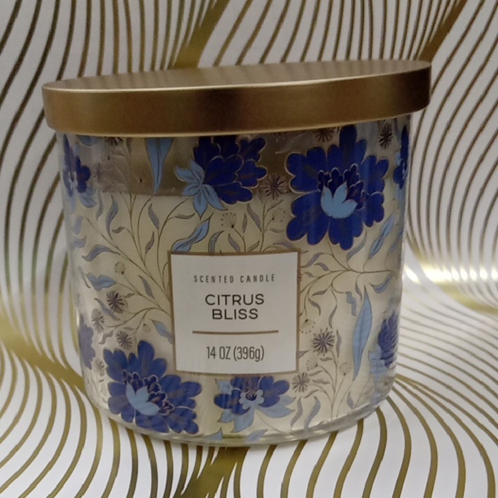 Citrus Bliss Scented Candle with Blue Floral Design 14 Oz
